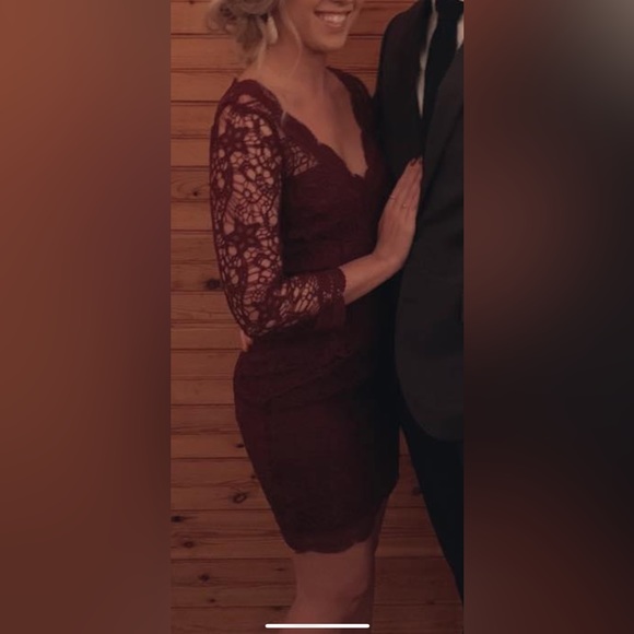 Burgundy Lulu’s Lace Dress - Picture 4 of 4